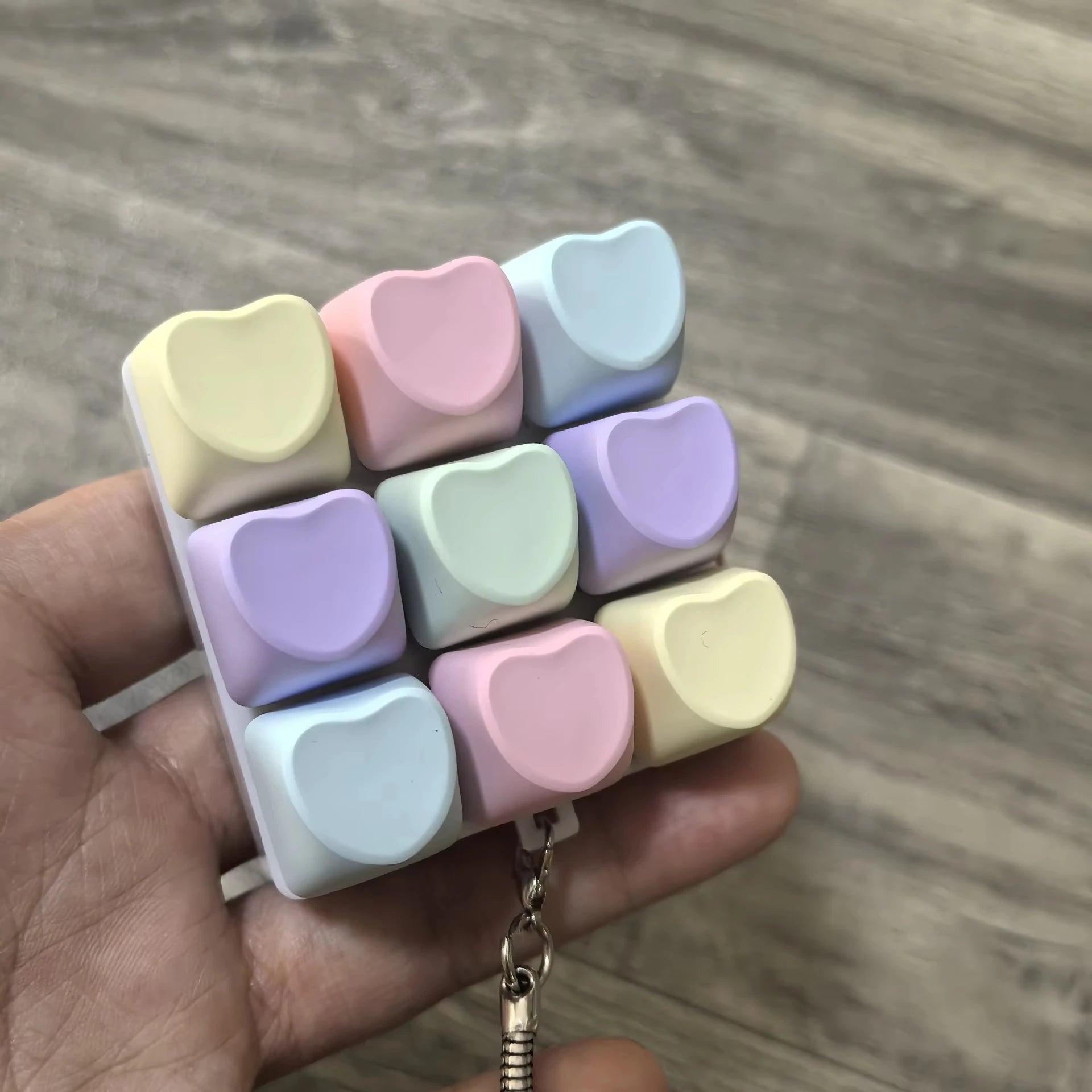 Heart-shaped 9 Keyboard Key Clicker Toy Anti Stress Relief Finger Keychain Game Button Pinch Tester Without Light