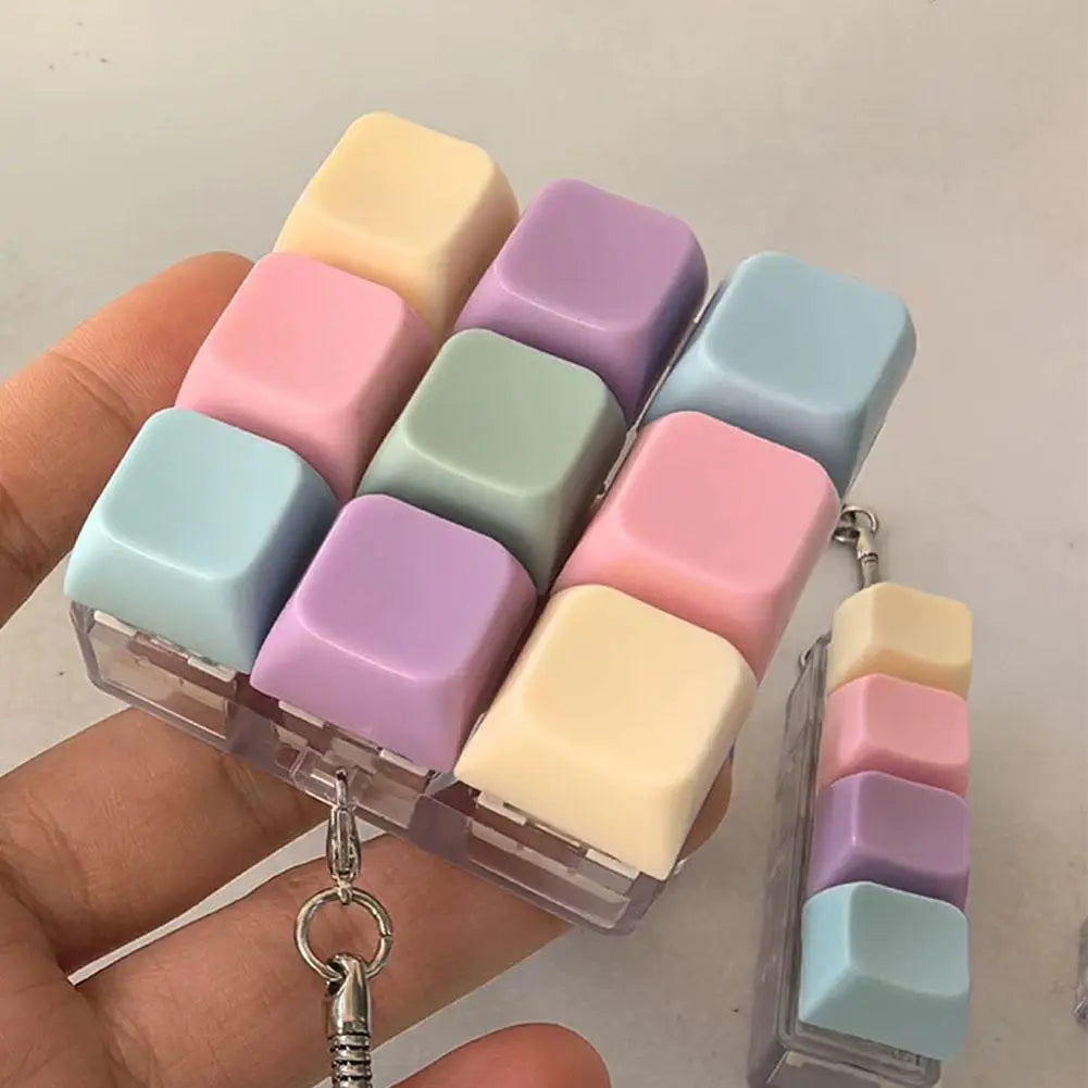 1/4/5/9 Button Keyboard Fidget Clicker Mechanical Keyboard Fidget Keychain For Gifts To Pass The Boring Time (Without LED Light)