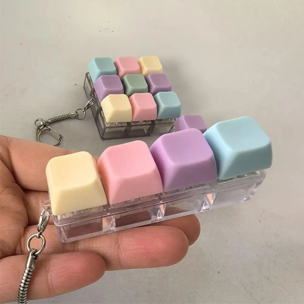 1/4/5/9 Button Keyboard Fidget Clicker Mechanical Keyboard Fidget Keychain For Gifts To Pass The Boring Time (Without LED Light)