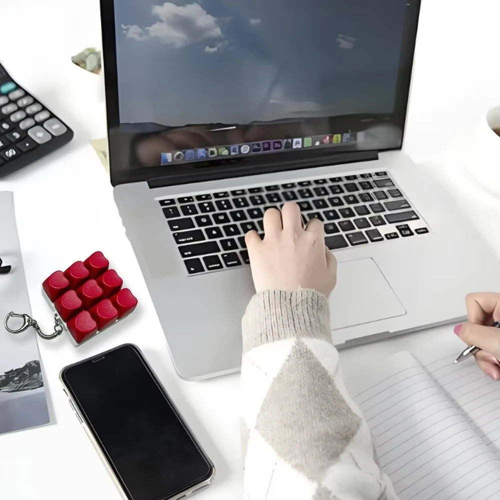 Heart-shaped 9 Keyboard Key Clicker Toy Anti Stress Relief Finger Keychain Game Button Pinch Tester Without Light